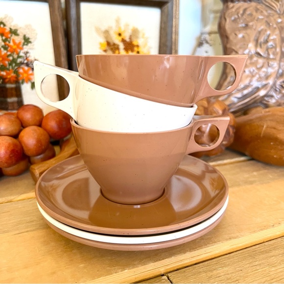 Vintage Kitchen 1950s Debonair Melmac Melamine Brown And White Mug Set - Picture 6 of 6